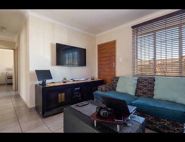 3 BEDROOM HOUSE FOR SALE IN SKY CITY